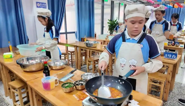 不同于田间劳作实践小学以劳作技术竞赛为载体实现以赛促学 不同于田间劳作实践小学以劳作技术竞赛为载体实现以赛促学