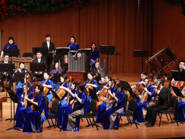 学生参观学习优异剧院的高水平艺术扮演找出本身技术短板 学生参观学习优异剧院的高水平艺术扮演找出本身技术短板