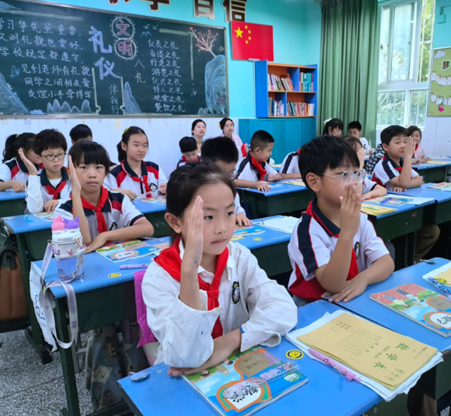 骨干教师推动小学办学质量快速提高小学的逆袭并非个例 骨干教师推动小学办学质量快速提高小学的逆袭并非个例